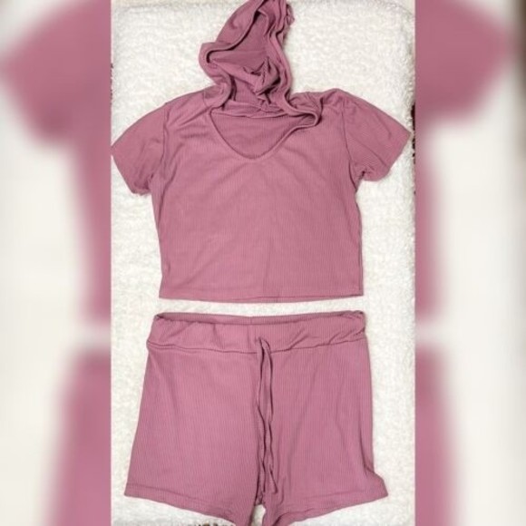 Rubylishious Pink Short And Short Sleeves Crop Top Set Size Large Made In China - Picture 1 of 3
